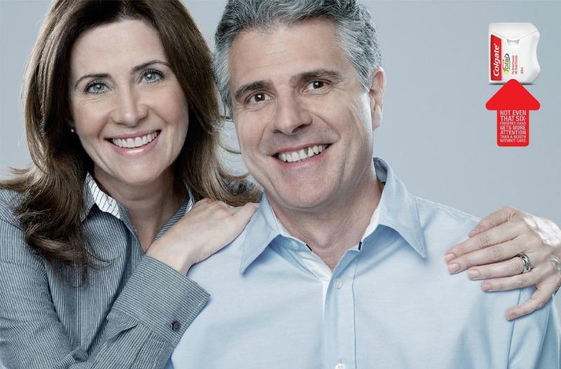 Publicité de COlgate pour la soie dentaire et l'hygiène buccale démontrant qu'on remarque le sourire en premier!